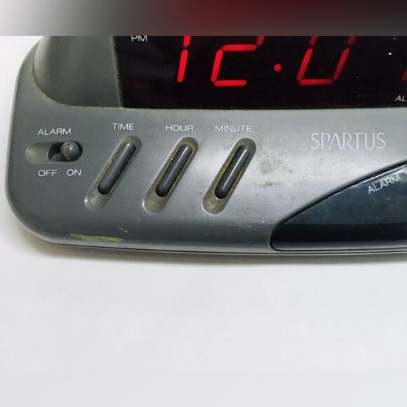 VINTAGE SPARTUS SNOOZER ALARM CLOCK - Picture 2 of 8